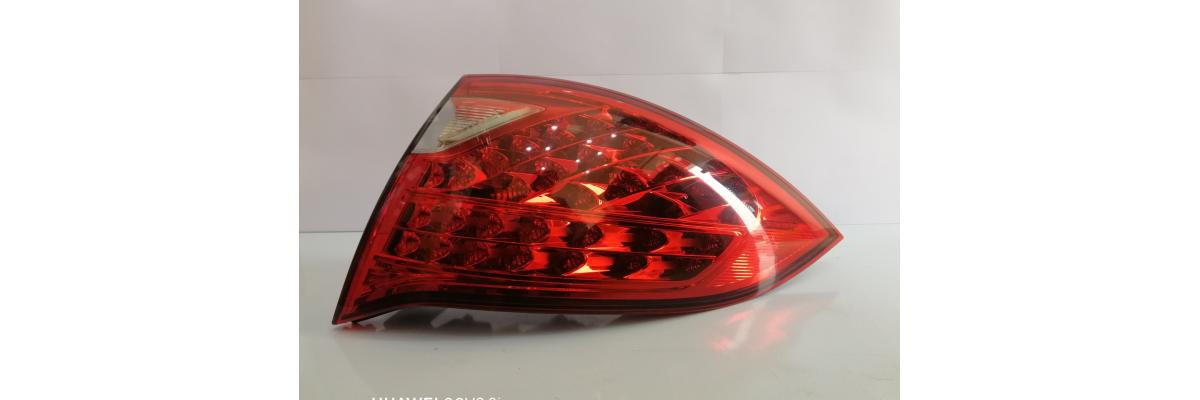 TAIL LIGHT